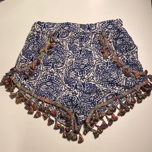 Lightweight patterned shorts with tassels